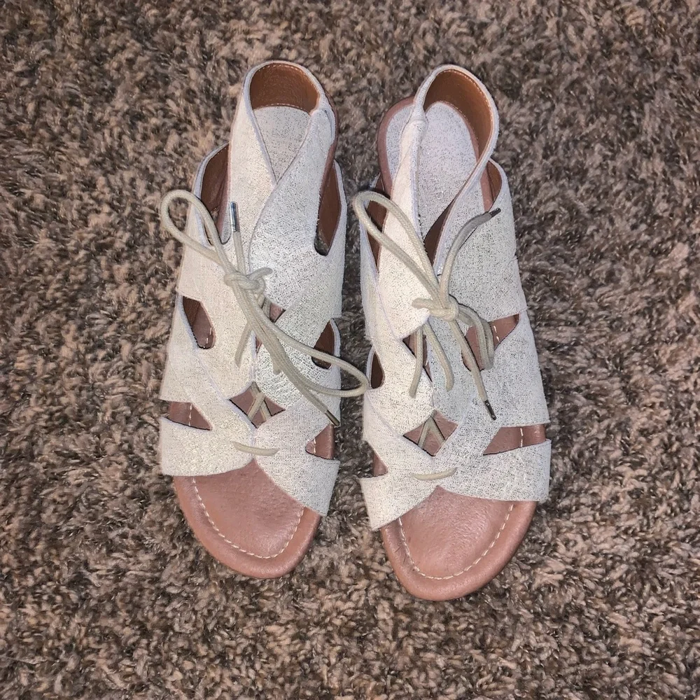 Donald J Pliner Dali Lace Up Sandal Wedge Size 8.5